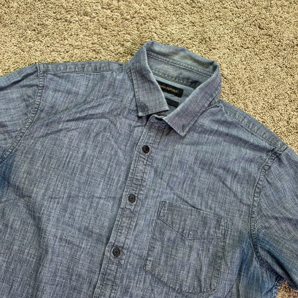 Banana Republic Button Down Shirt Men Medium Blue Slim Fit Short Sleeve Chambray